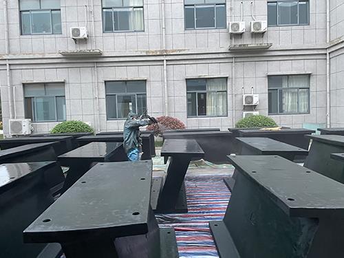 橡胶护舷喷涂聚脲.jpg 橡胶护舷喷涂聚脲.jpg